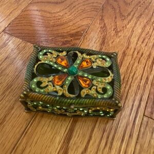 Vintage Ciel jeweled trinket box